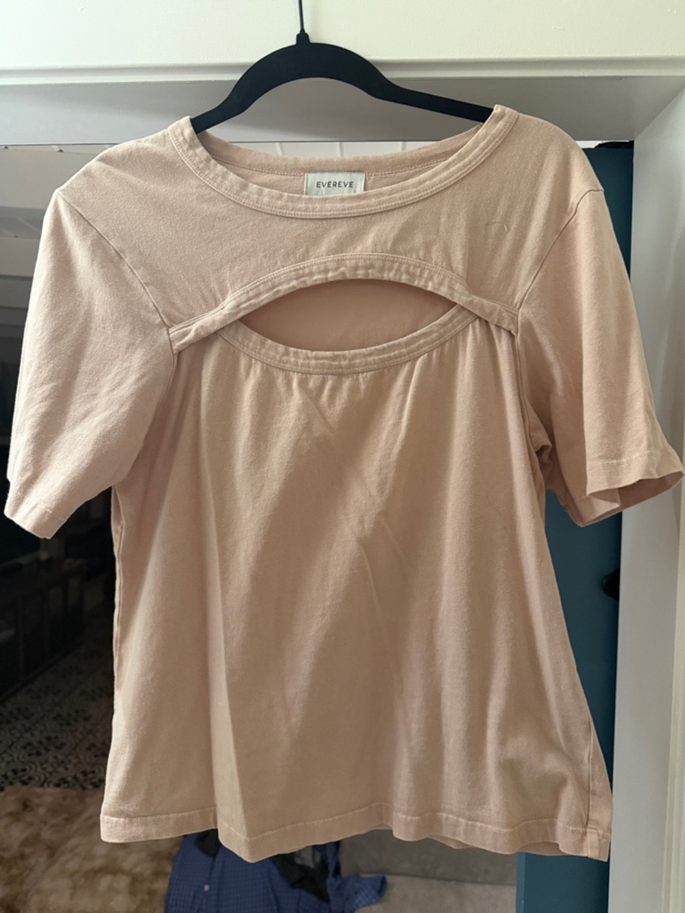 Evereve Pale Blush Short Sleeve Keyhole Tee